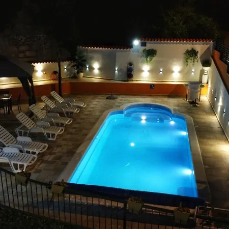 Rocca With Pool Σπίτι διακοπών *