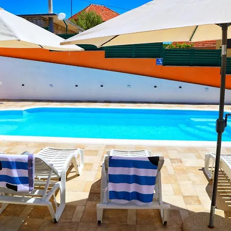 Rocca With Pool